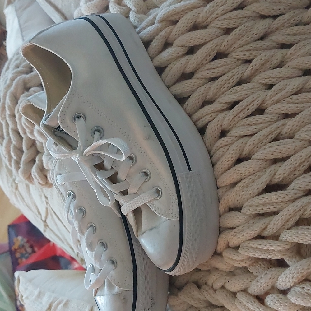 Platform converse